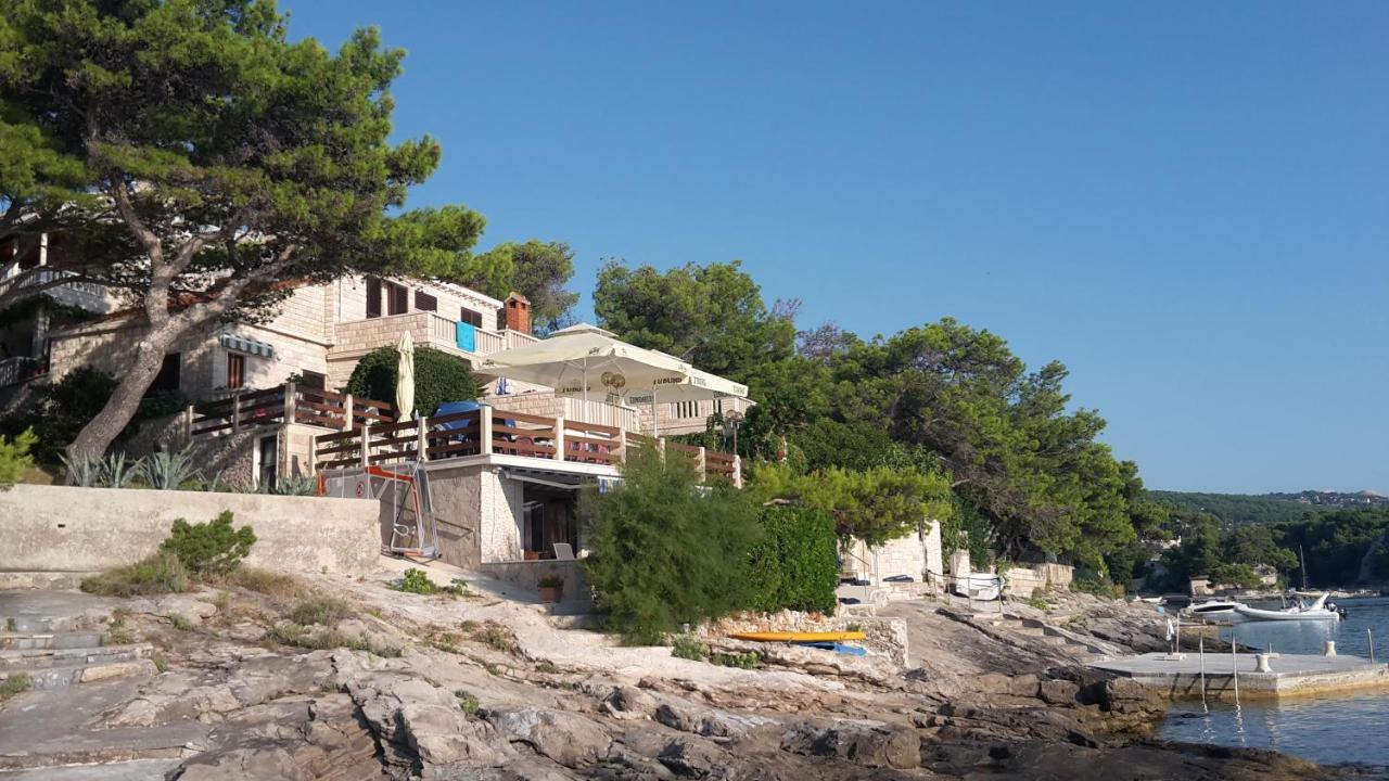 Beachfront House Pope B&B Selca  外观 照片