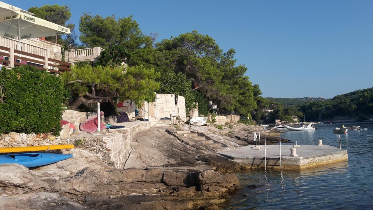 Beachfront House Pope B&B Selca  外观 照片