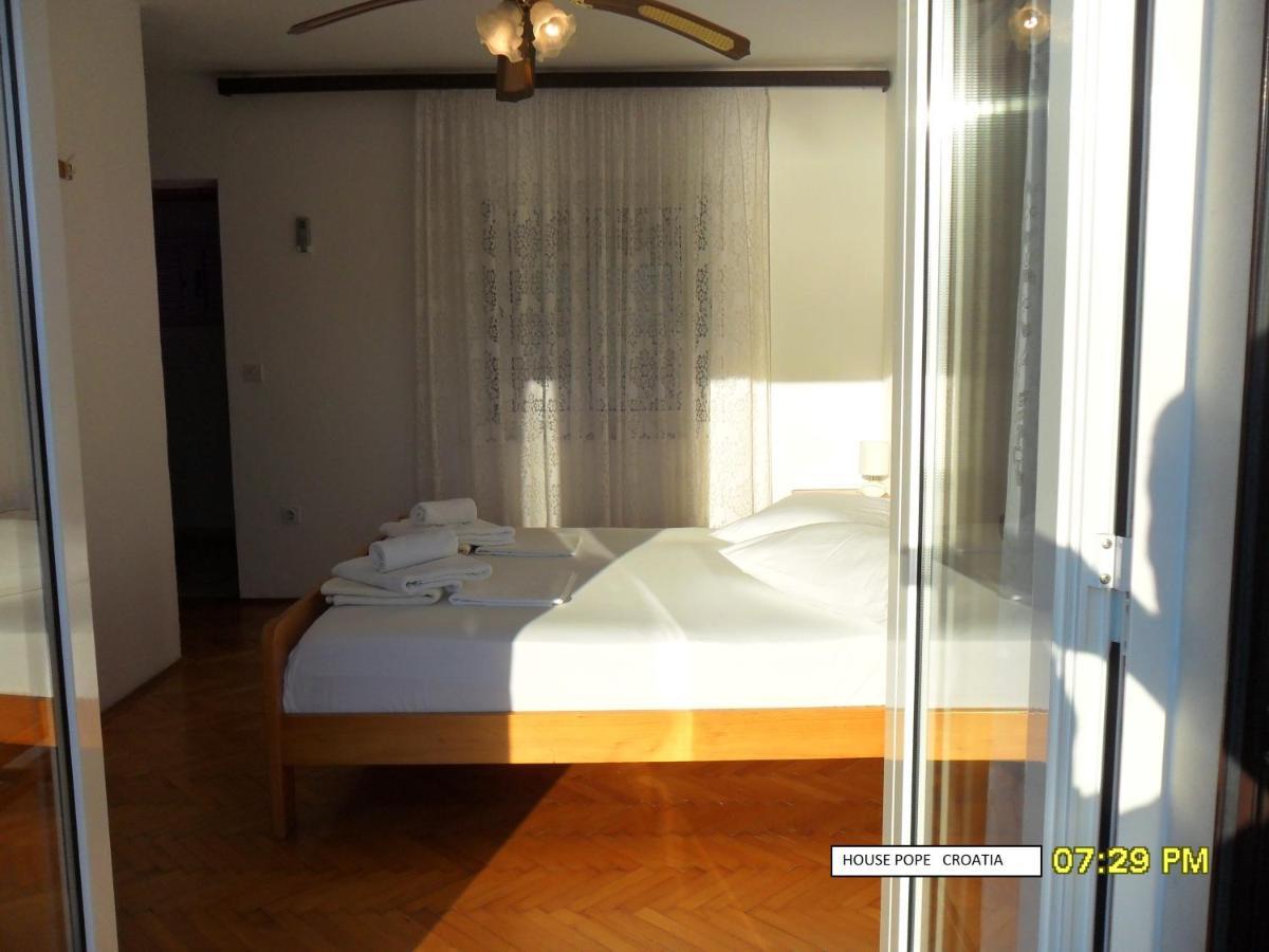 Beachfront House Pope B&B Selca  外观 照片