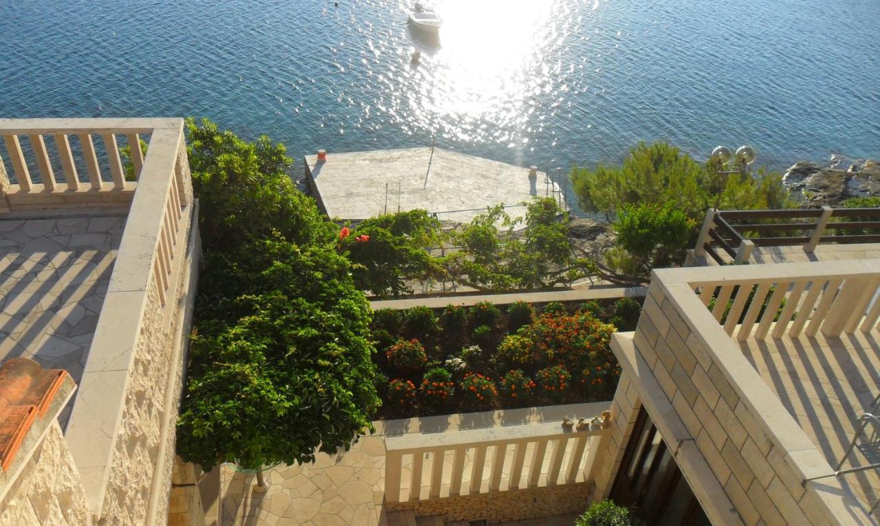 Beachfront House Pope B&B Selca  外观 照片