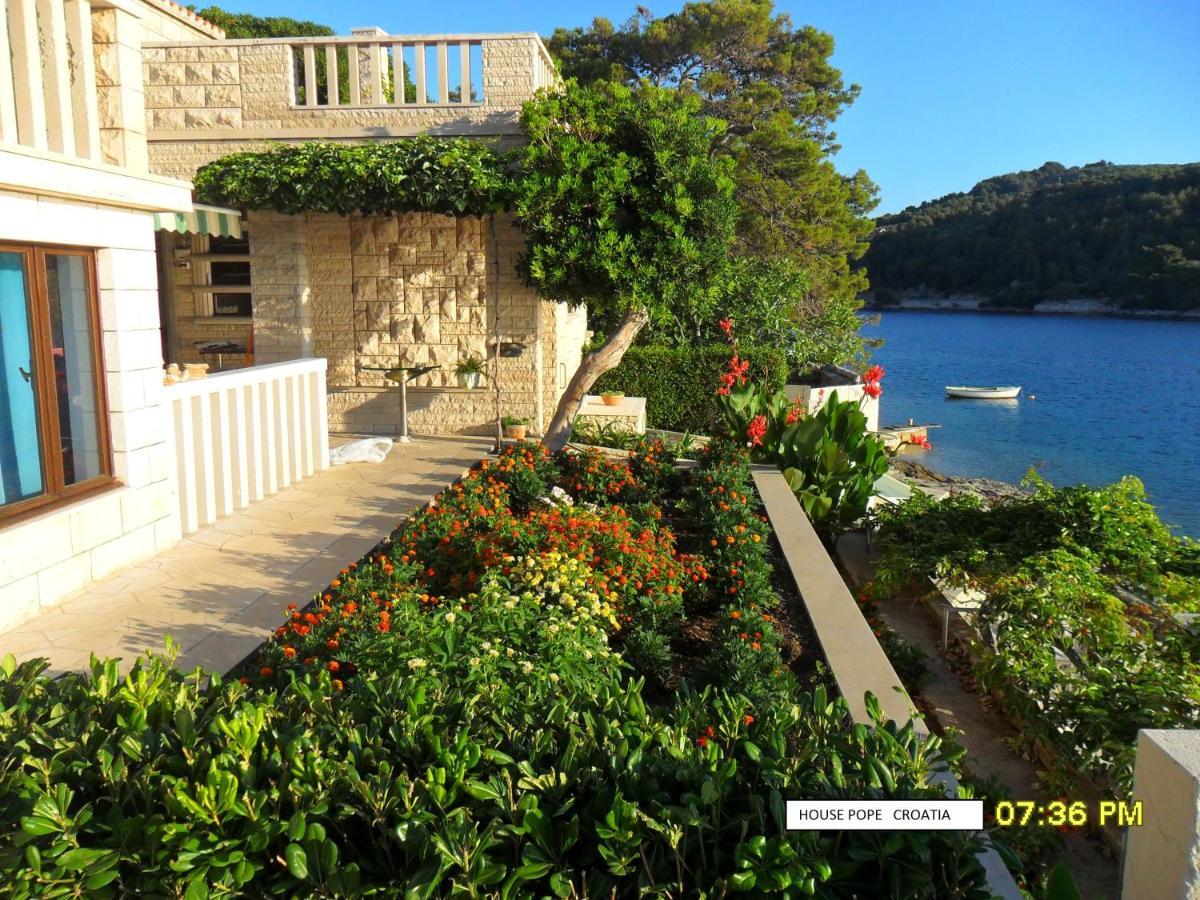 Beachfront House Pope B&B Selca  外观 照片